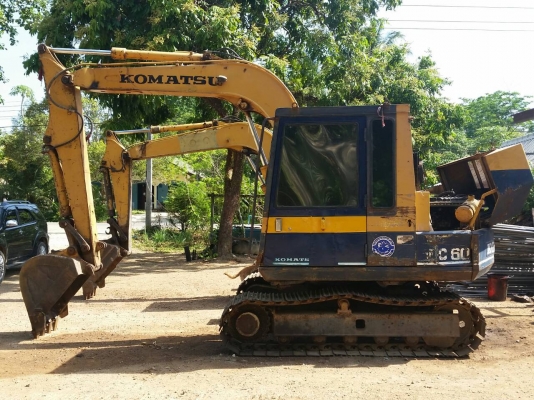 komatsu pc60-5 สวยๆ พร้อมใช้งาน ขายพร้อมหัวคีบไม้ เครื่องดี ปั๊มแรง 087-2976734 095-0403929