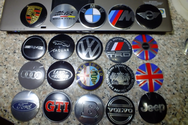 ขายแผ่นโลโก้อลูมิเนียม ใช้แปะล้อ พวงมาลัย ฝากระโปรง