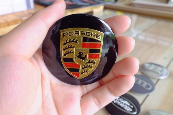 ขายแผ่นโลโก้อลูมิเนียม ใช้แปะล้อ พวงมาลัย ฝากระโปรง ขายแผ่นโลโก้อลูมิเนียม ใช้แปะล้อ พวงมาลัย ฝากระโปรง