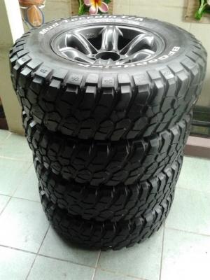 เล็บเหยี่ยว อีซูสุแท้ + BF MT 245/75/16 ปี09 สวยๆ 1ชุด เล็บเหยี่ยว อีซูสุแท้ + BF MT 245/75/16 ปี09 สวยๆ 1ชุด