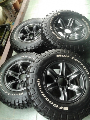 เล็บเหยี่ยว อีซูสุแท้ + BF MT 245/75/16 ปี09 สวยๆ 1ชุด เล็บเหยี่ยว อีซูสุแท้ + BF MT 245/75/16 ปี09 สวยๆ 1ชุด