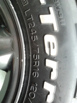 เล็บเหยี่ยว อีซูสุแท้ + BF MT 245/75/16 ปี09 สวยๆ 1ชุด เล็บเหยี่ยว อีซูสุแท้ + BF MT 245/75/16 ปี09 สวยๆ 1ชุด