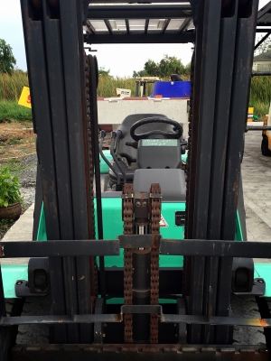 ขายถูก รถโฟล์คลิฟท์ MITSUBISHI ขนาด2.8ตัน เครื่องยนต์ดีเซล เกียร์ออร์โต้ ยกได้สูงสุด4.3เมตร เสา3ท่อนเข้าตู้