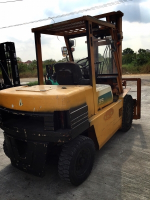 ขายถูก รถโฟล์คลิฟท์ KOMATSU ขนาด3.5ตัน เครื่องยนต์ดีเซล เกียร์ออร์โต้ ยกได้สูงสุด4เมตร พร้อมเเผงงาสไลด์