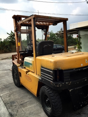 ขายถูก รถโฟล์คลิฟท์ KOMATSU ขนาด3.5ตัน เครื่องยนต์ดีเซล เกียร์ออร์โต้ ยกได้สูงสุด4เมตร พร้อมเเผงงาสไลด์