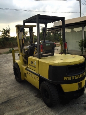 ขายถูก รถโฟล์คลิฟท์ MITSUBISHI ขนาด3ตัน เครื่องยนต์เบนซิล เกียร์ธรรมดา ยกได้สูงสุด3เมตร