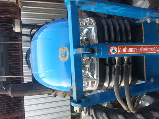 แทรกเตอร์แชมป์ MX 6255 4 WD 2 เพลาพร้อมใบมีดดันหน้า ทำงาน 362 ชั่วโมง