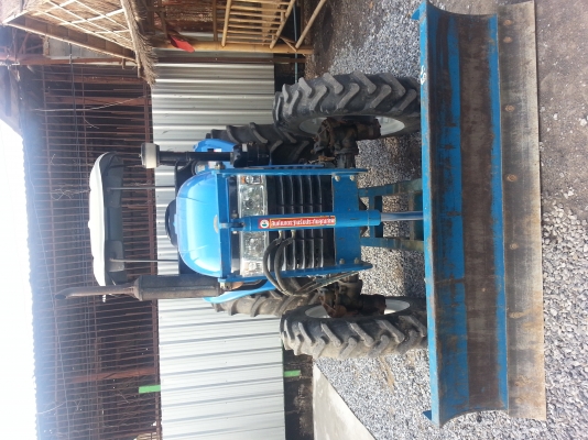 แทรกเตอร์แชมป์ MX 6255 4 WD 2 เพลาพร้อมใบมีดดันหน้า ทำงาน 362 ชั่วโมง