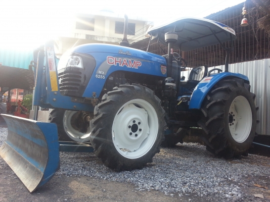 แทรกเตอร์แชมป์ MX 6255 4 WD 2 เพลาพร้อมใบมีดดันหน้า ทำงาน 362 ชั่วโมง