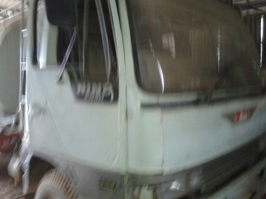 รถฮีโน่ 10 ล้อ บรรทุกน้ำมัน. FM3H  195 แรงม้า. ปี 37     สนใจติดต่อ  081 - 6079515