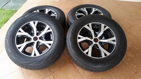 ขายล้อ TRD ขอบ17 พร้อมยาง  265/65R17