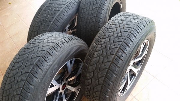 ขายล้อ TRD ขอบ17 พร้อมยาง  265/65R17