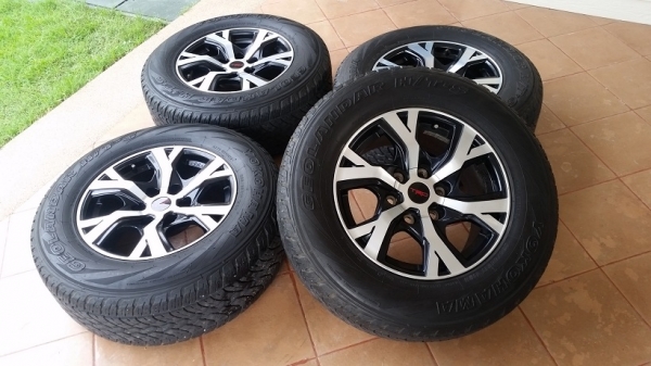 ขายล้อ TRD ขอบ17 พร้อมยาง  265/65R17