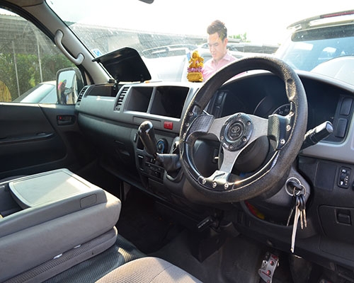 toyota hiace commuter 2.7 vvti