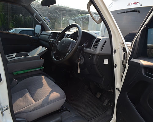 TOYOTA HIACE COMMUTER 2.7 NGV A/T
