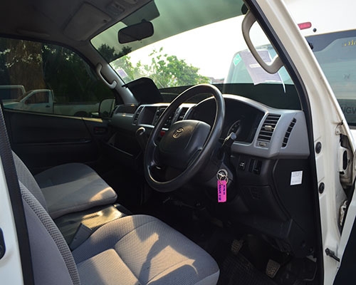 TOYOTA HIACE COMMUTER 2.7 NGV TOYOTA HIACE COMMUTER 2.7 NGV