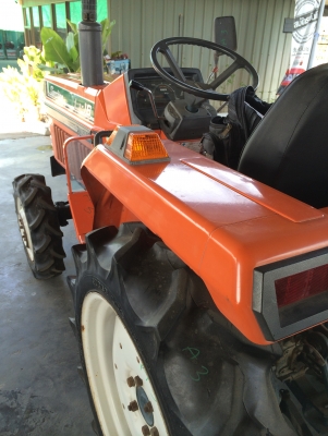ขายถูก แทรกเตอร์Kubota L1-18 4WD เก่าญี่ปุ่นแท้เดิมๆสภาพสวย