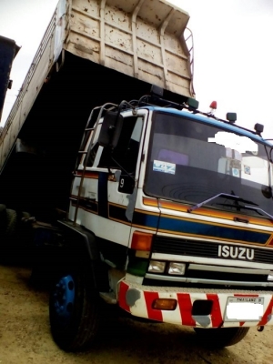 ขายรถบรรทุกสิบล้อดั้มอีซูซู FVZ เครื่อง 175 แรงม้า มีสโลว์