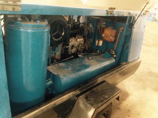 ขายเครื่องอัดลมAIRMAN ขนาด175CFM สภาพดีพร้อมใช้งาน