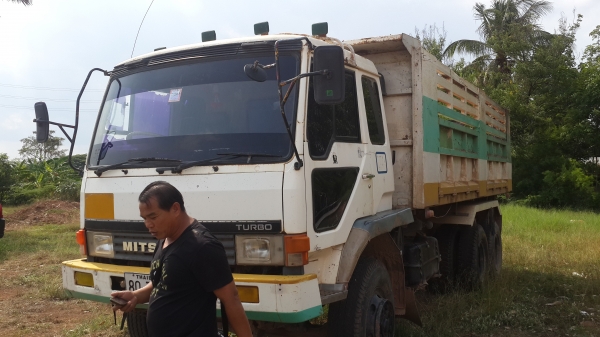 ขายด่วนไอ้หลงโบสองเพลาดั้มซีเรี่ยนFN527MTF5883สภาพเดิมๆพร้อมใช้ราคาไม่แพงโทร0843923995