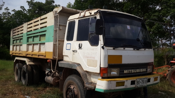 ขายด่วนไอ้หลงโบสองเพลาดั้มซีเรี่ยนFN527MTF5883สภาพเดิมๆพร้อมใช้ราคาไม่แพงโทร0843923995