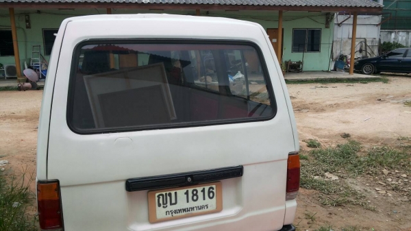 (ขายแล้วครับ ขอบคุณพื้นที่ประกาศ Truck2hand ) ขายรถตู้ Daihatsu ทะเบียนนั่งแท้ ราคาถูก