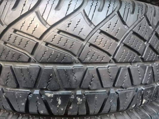 ขายยาง MICHELIN LATITUDE CROSS 265-70-16 ปี12 ดอกสวย เนื้อนิ่ม ไม่กินข้าง ชุดละ 6,500 บาท