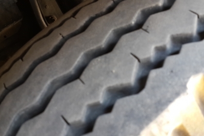 **558,000 บ.ต่อรอง/// 6ล้อตู้แห้ง3บานISUZU NKR130 เทอโบ ** ขาย ISUZU NKR-130 เทอโบ 6ล้อตู้งแห้ง3บาน NKR71LY52E5 4HG1-130Turbo Euro-2 ปี51 เครื่องเดิม เกียร์เดิม เครื่องดี แน่นๆ ครับ แห้งดีไม่เยิ้ม เกียร์สั้น เข้าง่ายไม่มีหลุด ช่วงล่างเดิมๆ คัสซีสวยเดิมๆ ไ