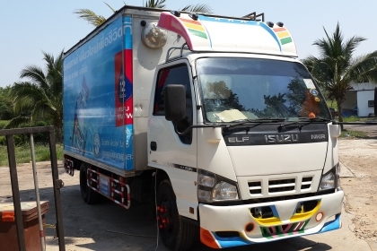 **558,000 บ.ต่อรอง/// 6ล้อตู้แห้ง3บานISUZU NKR130 เทอโบ ** ขาย ISUZU NKR-130 เทอโบ 6ล้อตู้งแห้ง3บาน NKR71LY52E5 4HG1-130Turbo Euro-2 ปี51 เครื่องเดิม เกียร์เดิม เครื่องดี แน่นๆ ครับ แห้งดีไม่เยิ้ม เกียร์สั้น เข้าง่ายไม่มีหลุด ช่วงล่างเดิมๆ คัสซีสวยเดิมๆ ไ