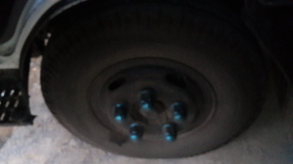 **558,000 บ.ต่อรอง/// 6ล้อตู้แห้ง3บานISUZU NKR130 เทอโบ ** ขาย ISUZU NKR-130 เทอโบ 6ล้อตู้งแห้ง3บาน NKR71LY52E5 4HG1-130Turbo Euro-2 ปี51 เครื่องเดิม เกียร์เดิม เครื่องดี แน่นๆ ครับ แห้งดีไม่เยิ้ม เกียร์สั้น เข้าง่ายไม่มีหลุด ช่วงล่างเดิมๆ คัสซีสวยเดิมๆ ไ