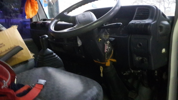 **558,000 บ.ต่อรอง/// 6ล้อตู้แห้ง3บานISUZU NKR130 เทอโบ ** ขาย ISUZU NKR-130 เทอโบ 6ล้อตู้งแห้ง3บาน NKR71LY52E5 4HG1-130Turbo Euro-2 ปี51 เครื่องเดิม เกียร์เดิม เครื่องดี แน่นๆ ครับ แห้งดีไม่เยิ้ม เกียร์สั้น เข้าง่ายไม่มีหลุด ช่วงล่างเดิมๆ คัสซีสวยเดิมๆ ไ