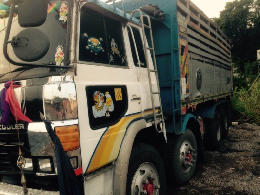 ขายรถ12ล้อดั๊มเครื่อง8สูบ 300แรง สภาพดีพร้อมใช้งาน