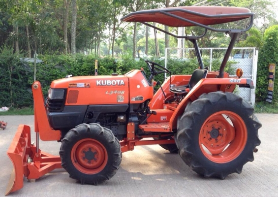 ขายรถไถ Kubota L 3408 (4WD) พร้อมมีดดันหน้าใหม่ และผานพรวน รถพร้อมใช้งานครับ