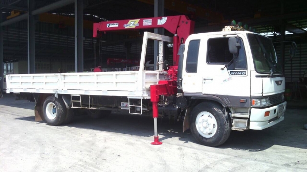 ขายด่วน 6 ล้อ เครน 4.5 ตันFF3H 195แรง ห้างแท้ ยาว 7.20 เมตร รถสวยมากใช้งานได้เลย เอกสารพร้อมโอน