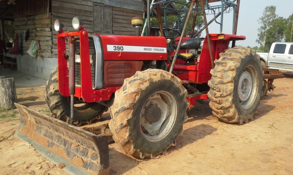 ขายแมสซี่390สองเพลา ใช้งานปกติแถมดันหน้า ผาน4เครื่องนิ่ม