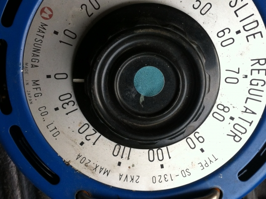 หม้อแปลงไฟปรับค่าได้ MATSUNAGA จากญี่ปุ่น INPUT 100 V. OUTPUT 0-130 V. ขนาด 2 KVA. 20 A.