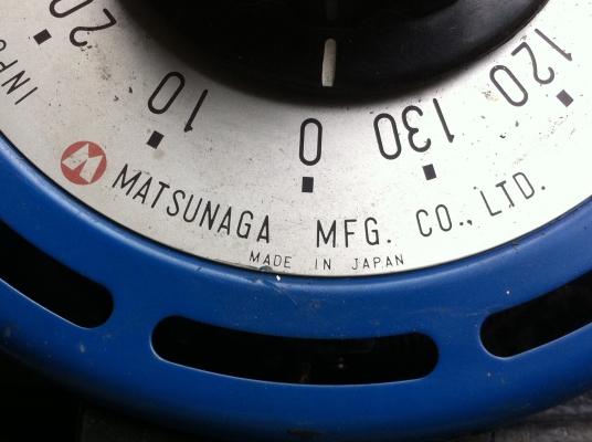 หม้อแปลงไฟปรับค่าได้ MATSUNAGA จากญี่ปุ่น INPUT 100 V. OUTPUT 0-130 V. ขนาด 2 KVA. 20 A.