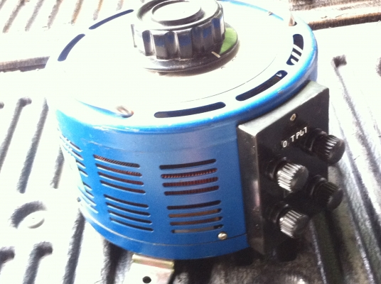 หม้อแปลงไฟปรับค่าได้ MATSUNAGA จากญี่ปุ่น INPUT 100 V. OUTPUT 0-130 V. ขนาด 2 KVA. 20 A.