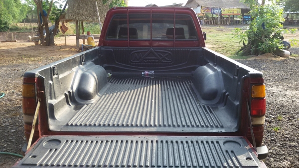 ISUZU SPARK EX 90HP 2500 มังกรทองยอดประหยัด  สวยเดิมน่าใช้ เครื่องแน่น เกียร์ดี แอร์เติมน้ำยาหนาว  สีสวยทั้งคัน รถพร้อมใช้