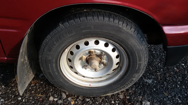 ISUZU SPARK EX 90HP 2500 มังกรทองยอดประหยัด  สวยเดิมน่าใช้ เครื่องแน่น เกียร์ดี แอร์เติมน้ำยาหนาว  สีสวยทั้งคัน รถพร้อมใช้