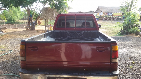 ISUZU SPARK EX 90HP 2500 มังกรทองยอดประหยัด  สวยเดิมน่าใช้ เครื่องแน่น เกียร์ดี แอร์เติมน้ำยาหนาว  สีสวยทั้งคัน รถพร้อมใช้