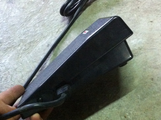 ฟุตสวิทช์( สวิทช์เท้าเหยียบ) มีเยอะของใหม่พร้อมใข้งาน สามารถใข้เป็นการเร่ง-ลดรอบของมอเตอร์ได้ด้วย