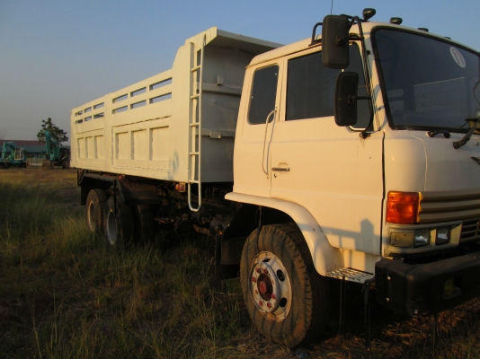 ขายรถ10 ล้อ HINO  2 เพลา เครื่อง 185 แรง มีเกียร์ฝาก ทะเบียนครบ พร้อมใช้งาน