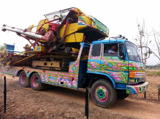 ขายรถเกี่ยวข้าว+เทรลเลอร์ สภาพพร้อมใช้งาน เอกสารพร้อมโอน สนใจโทร 090-8588220คุณนะ 093-3258446คุณบิวตี้ ID:narong498 หรือ www.truck.in.th/498 หรือเพจFacebook ณรงค์ ซื้อขายรถมือสอง (เว็บไซต์ส่วนตัว)