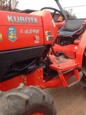 แทรกเตอร์คูโบต้า 4508 สภาพดีพร้อมใช้งาน มีผานดันหน้า และ โรตารี่ แทรกเตอร์คูโบต้า 4508 สภาพดีพร้อมใช้งาน มีผานดันหน้า และ โรตารี่