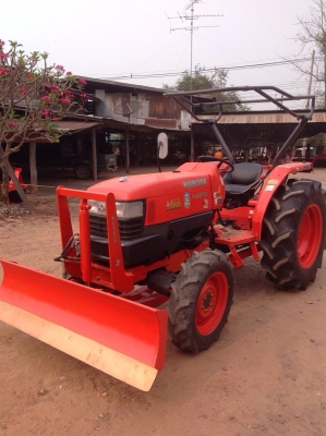 แทรกเตอร์คูโบต้า 4508 สภาพดีพร้อมใช้งาน มีผานดันหน้า และ โรตารี่ แทรกเตอร์คูโบต้า 4508 สภาพดีพร้อมใช้งาน มีผานดันหน้า และ โรตารี่