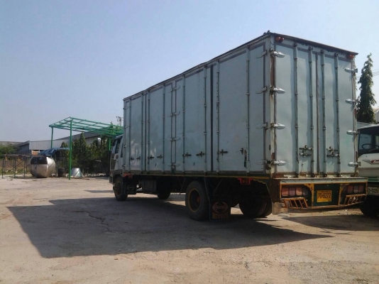 ขาย รถบรรทุก 6 ล้อ HINO 185 แรง ยาว 7.3 เมตร