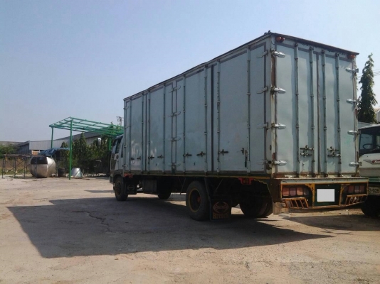 ขาย รถบรรทุก 6 ล้อ HINO 185 แรง ยาว 7.3 เมตร