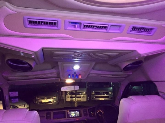 TOYOTA. COMMUTER 2.5 ปี 12 เกีย ทัมดา