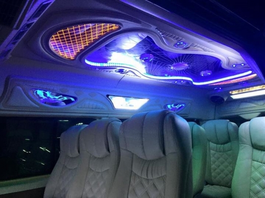 TOYOTA. COMMUTER 2.5 ปี 12 เกีย ทัมดา